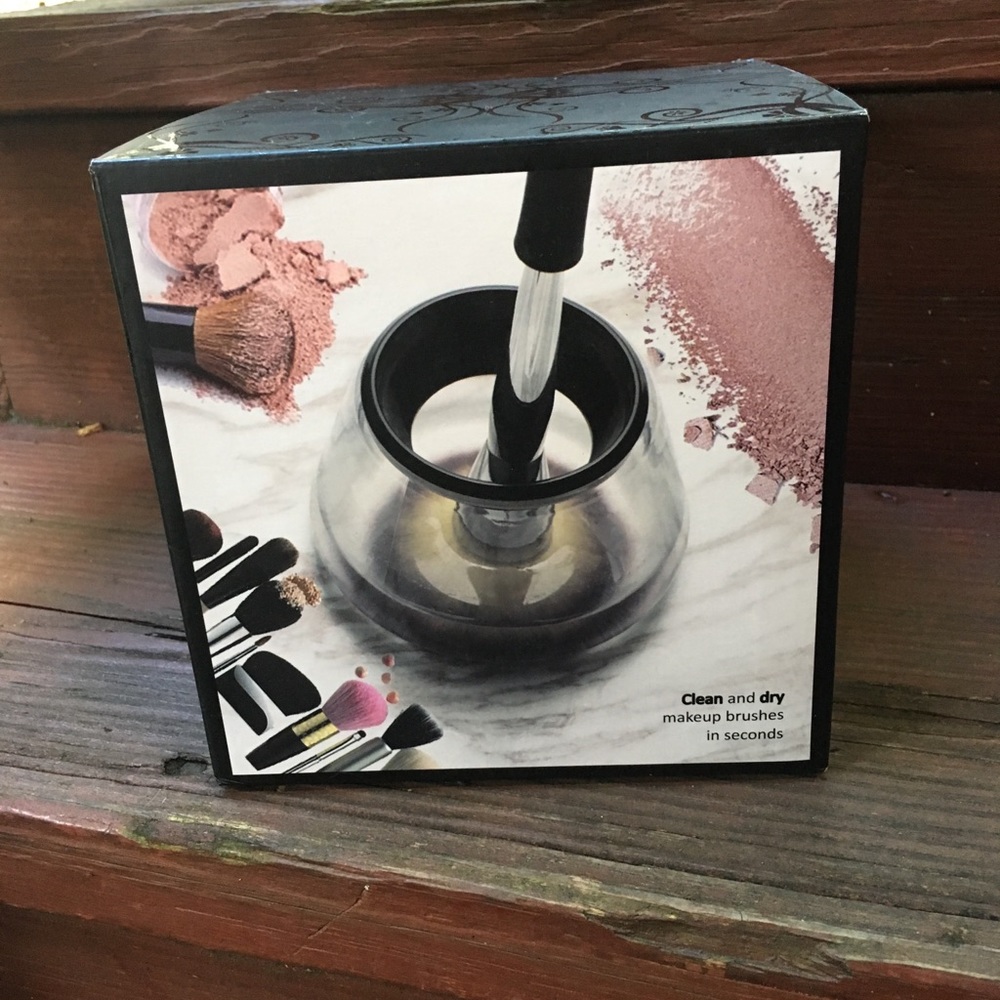 Makeup Brush Cleaner